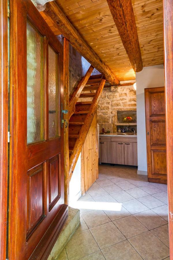 Apartment Old Small Stone House Zrnovo