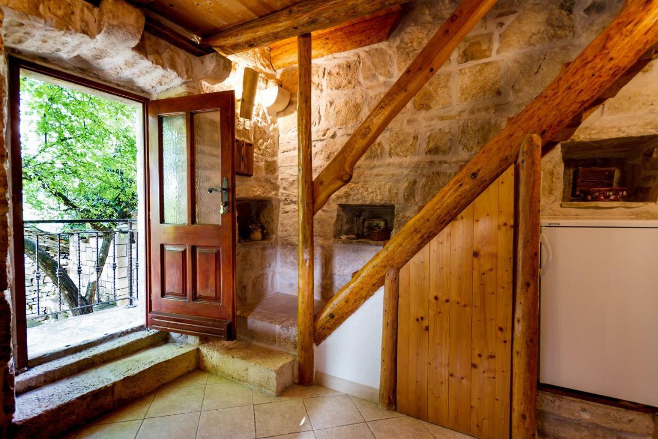Apartment Old Small Stone House *
